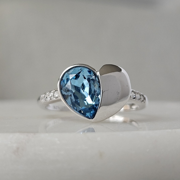 Blue Swarovski heart ring, 925 Sterling silver Valentines Charmed Aroma - Picture 2 of 7